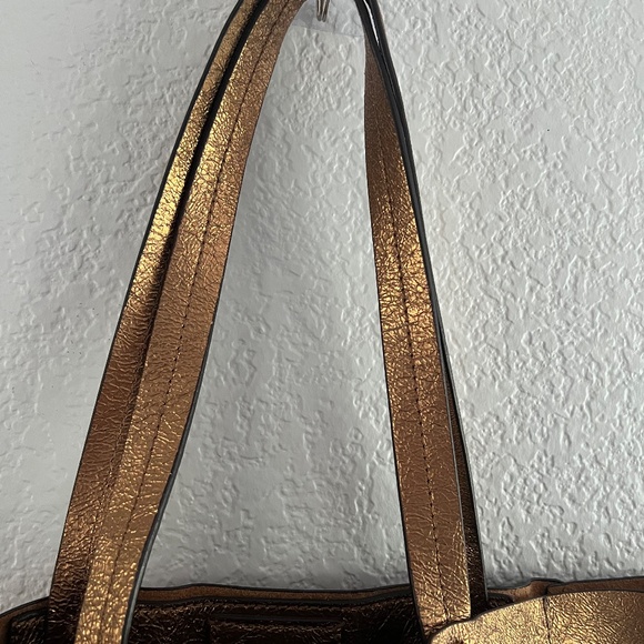 Banana Republic Gold Shiny Tote Bag - Picture 4 of 11